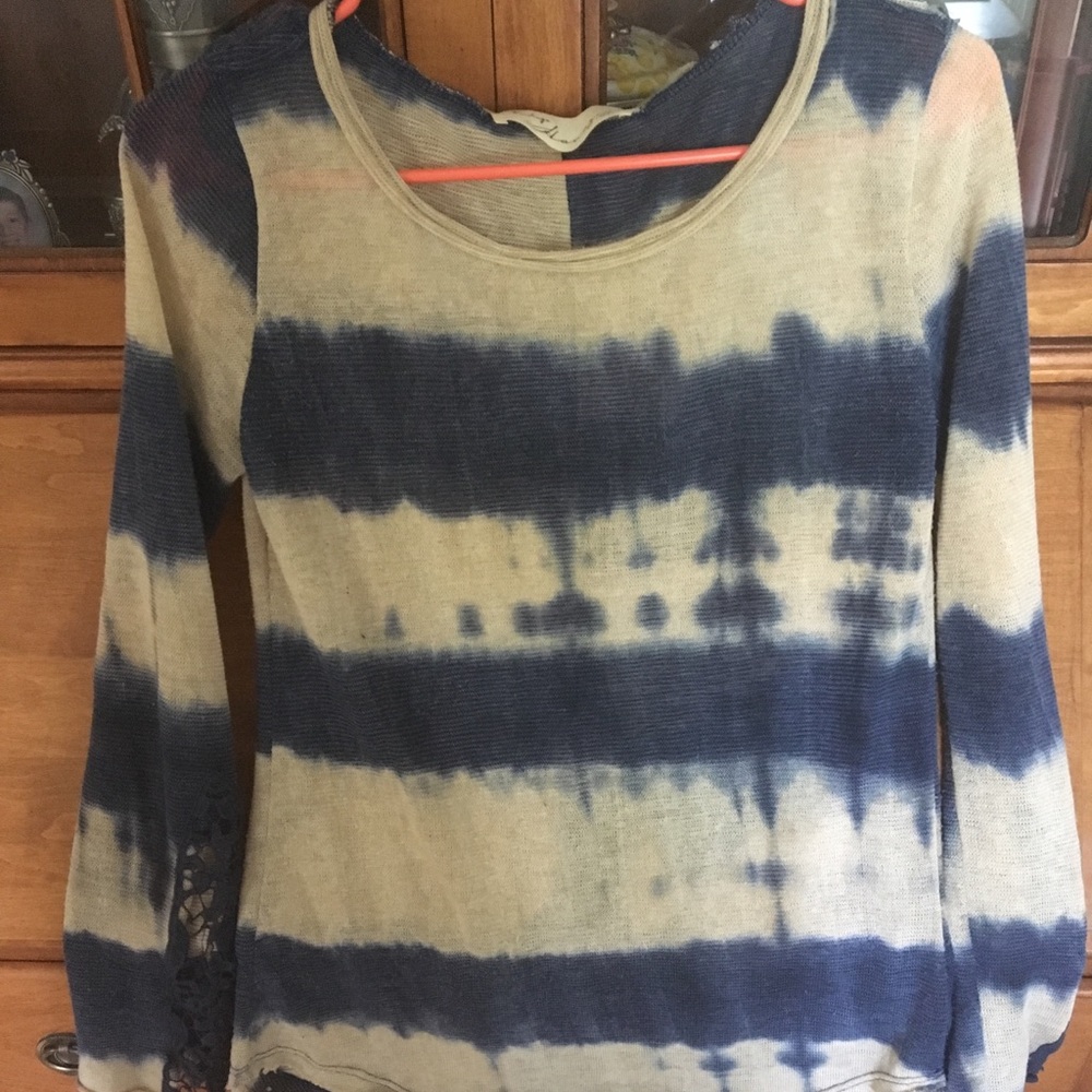 Long sleeve top
